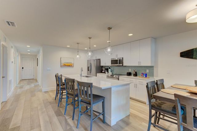 15305 1ST STREET E 202, Madeira Beach, FL 33708