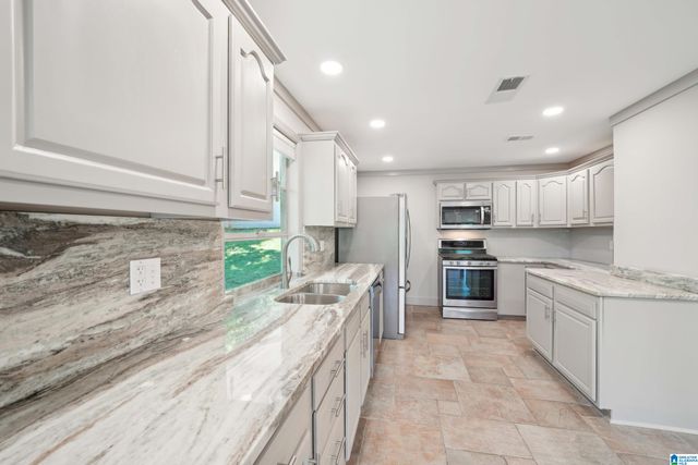 135 SUNSET BOULEVARD, Oneonta, AL 35121