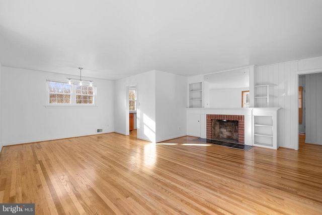 1104 KIRKLYNN AVE, Takoma Park, MD 20912