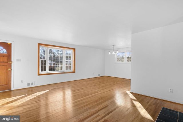 1104 KIRKLYNN AVE, Takoma Park, MD 20912