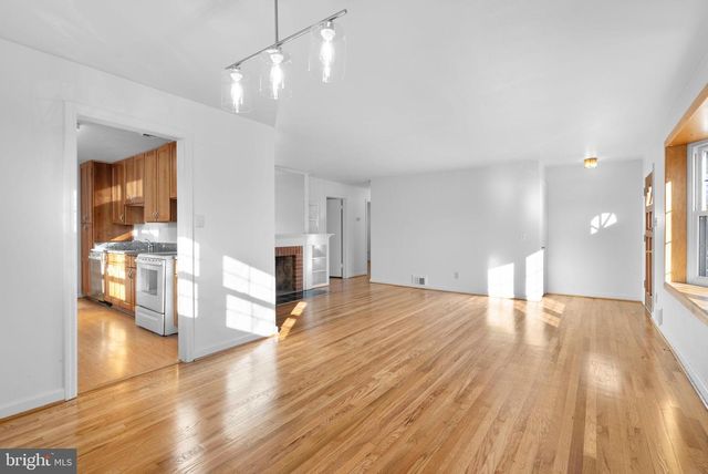 1104 KIRKLYNN AVE, Takoma Park, MD 20912