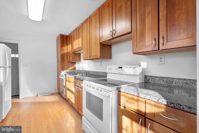 1104 KIRKLYNN AVE, Takoma Park, MD 20912