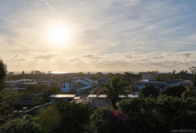 743 Marsolan Ave, Solana Beach, CA 92075