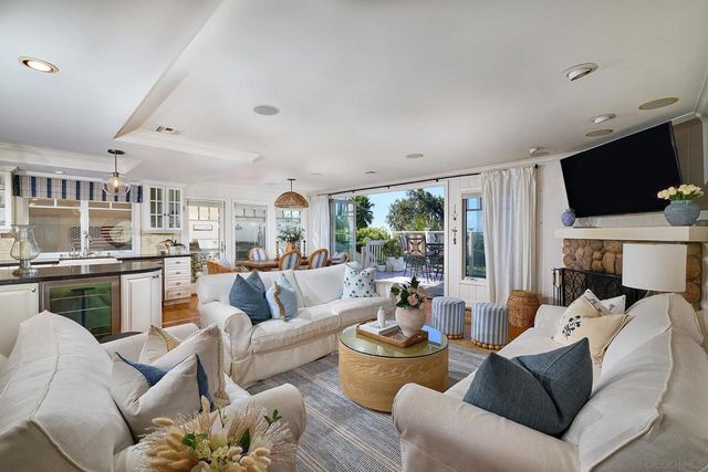 743 Marsolan Ave, Solana Beach, CA 92075