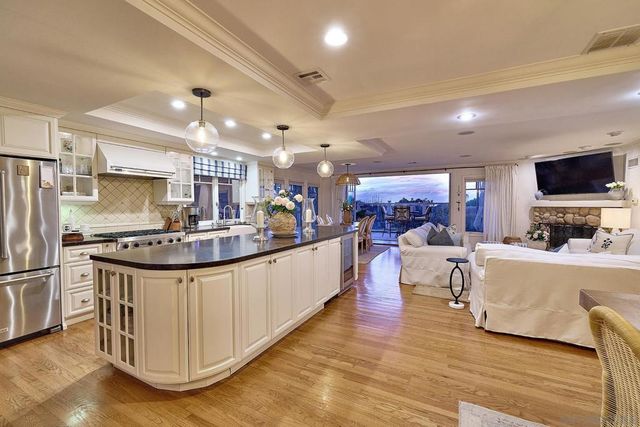 743 Marsolan Ave, Solana Beach, CA 92075