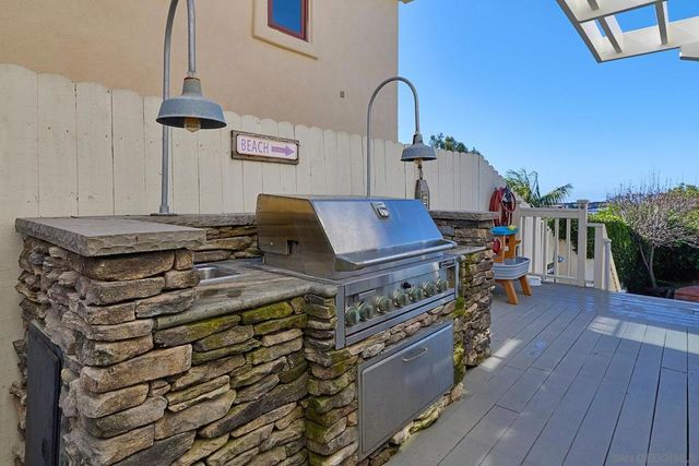 743 Marsolan Ave, Solana Beach, CA 92075