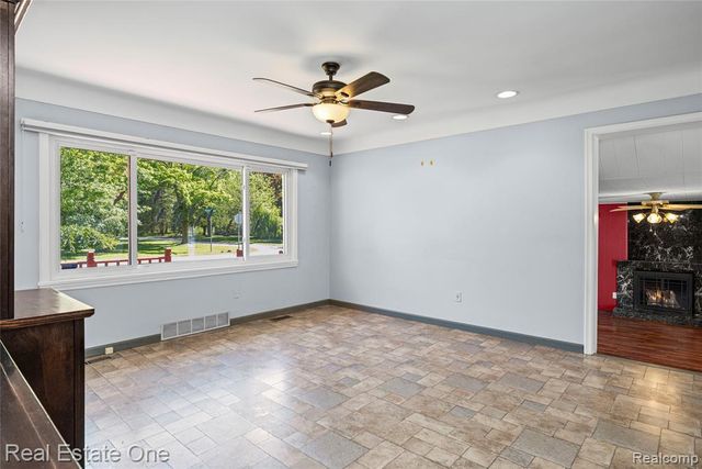 6740 Brockhurst Boulevard, West Bloomfield, MI 48322