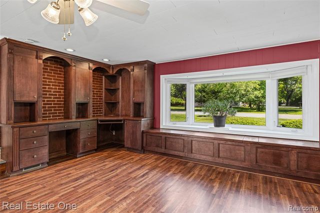 6740 Brockhurst Boulevard, West Bloomfield, MI 48322