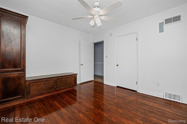 6740 Brockhurst Boulevard, West Bloomfield, MI 48322