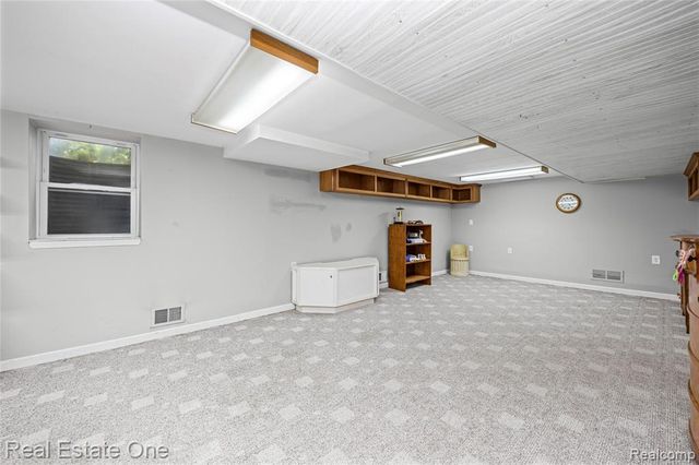 6740 Brockhurst Boulevard, West Bloomfield, MI 48322