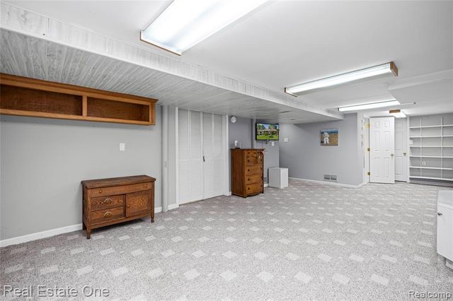 6740 Brockhurst Boulevard, West Bloomfield, MI 48322