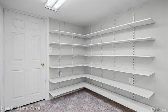 6740 Brockhurst Boulevard, West Bloomfield, MI 48322