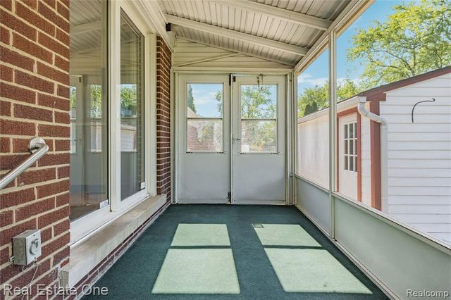 6740 Brockhurst Boulevard, West Bloomfield, MI 48322