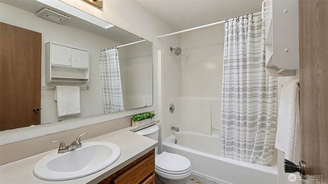 801 Berne Lane SE, Olympia, WA 98513