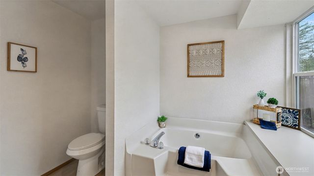 801 Berne Lane SE, Olympia, WA 98513