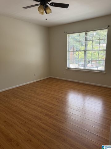 2041 Montreat Pkwy Apt D, Vestavia Hills, AL 35216