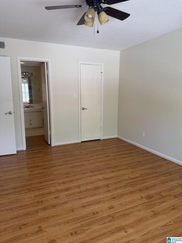 2041 Montreat Pkwy Apt D, Vestavia Hills, AL 35216