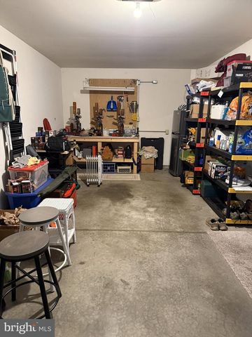 27 CHARLEMONT CT, Reading, PA 19607