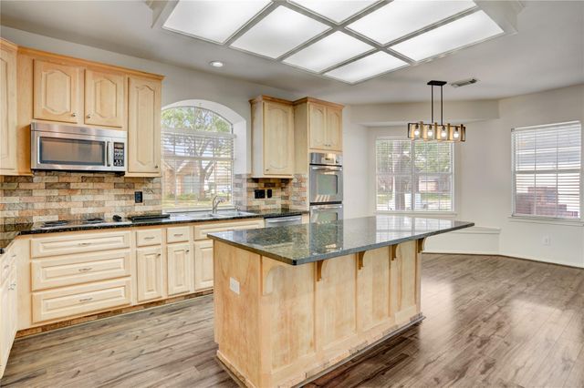 1103 Glendale Drive, Sugar Land, TX 77479