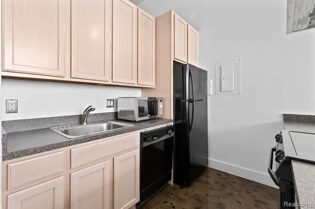 6533 E Jefferson Avenue 604, Detroit, MI 48207