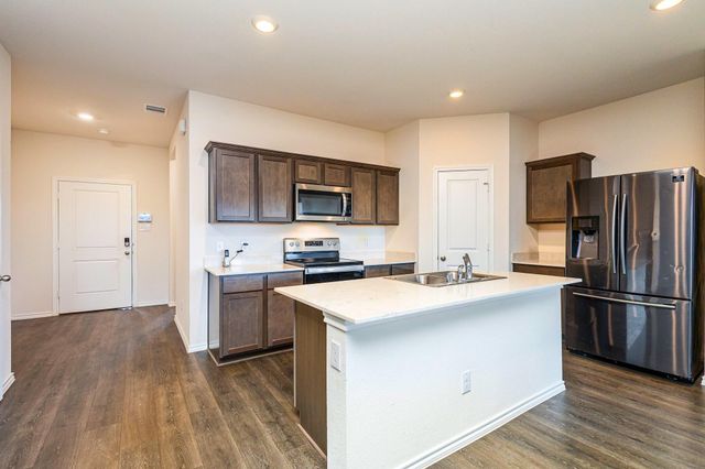 1401 Old Trail Rd, Royse City, TX 75189