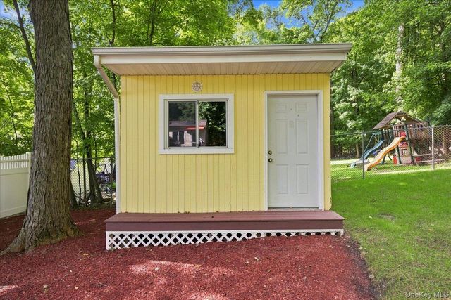 20 Lancaster Lane, Monsey, NY 10952