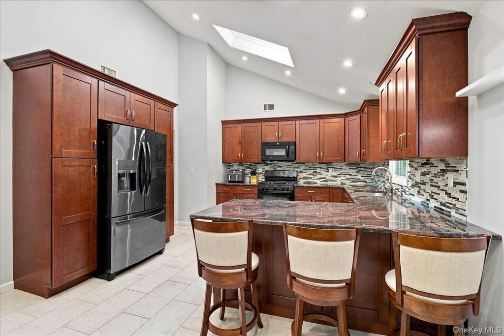 20 Lancaster Lane, Monsey, NY 10952 — photo 5