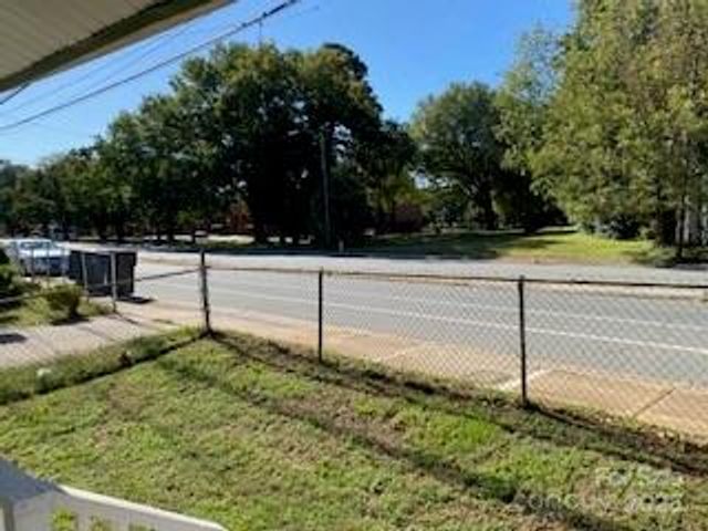 1906 Oaklawn Avenue, Charlotte, NC 28216