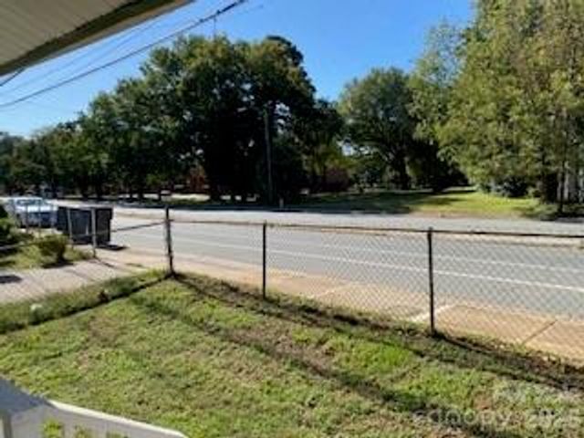 1906 Oaklawn Avenue, Charlotte, NC 28216