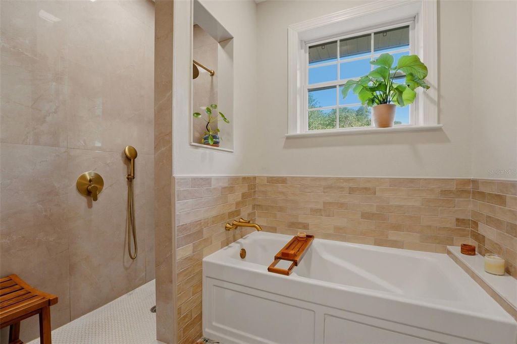 Image 43 of property listing at 5438 COLD SPRING LANE, North Port, FL 34291