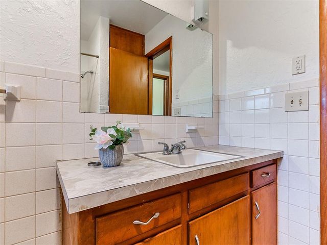 700 Hisel Road, Del City, OK 73115