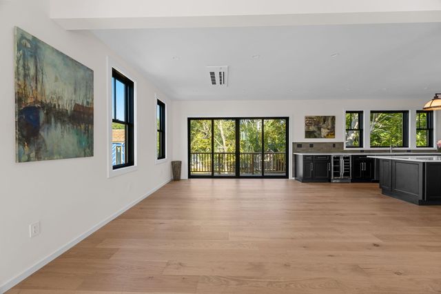 624 Commercial Street, Provincetown, MA 02657