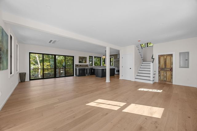 624 Commercial Street, Provincetown, MA 02657