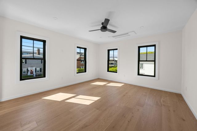 624 Commercial Street, Provincetown, MA 02657