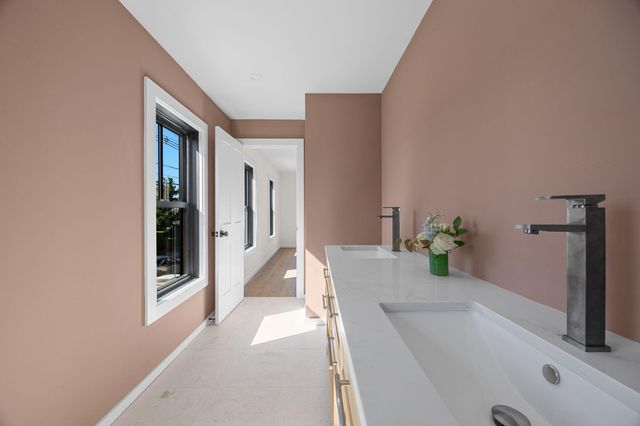 624 Commercial Street, Provincetown, MA 02657