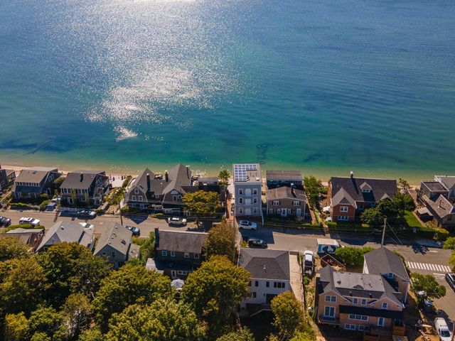 624 Commercial Street, Provincetown, MA 02657