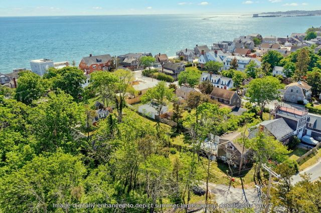 624 Commercial Street, Provincetown, MA 02657