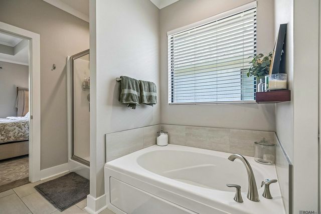 3832 Villa Michel Dr, Baton Rouge, LA 70817