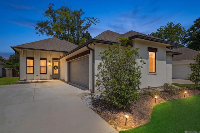 3832 Villa Michel Dr, Baton Rouge, LA 70817