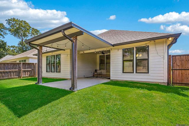 3832 Villa Michel Dr, Baton Rouge, LA 70817