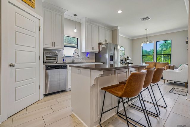 3832 Villa Michel Dr, Baton Rouge, LA 70817