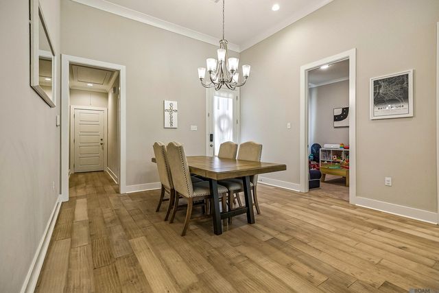 3832 Villa Michel Dr, Baton Rouge, LA 70817