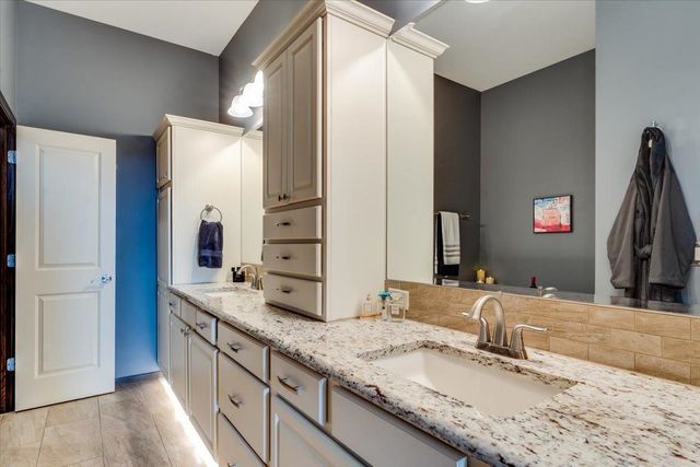 18807 W Hickory St, Goddard, KS 67052