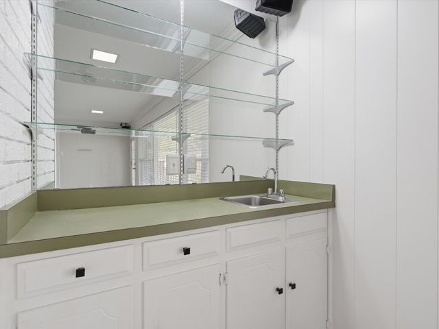 4300 Winding Way, Benbrook, TX 76126