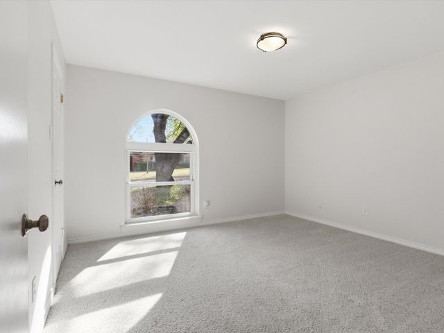 4300 Winding Way, Benbrook, TX 76126