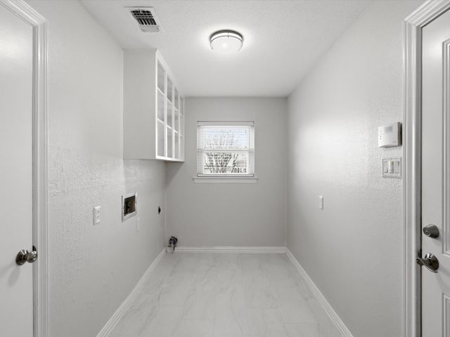 4300 Winding Way, Benbrook, TX 76126