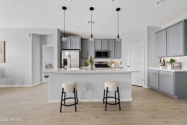 766 W WIND CAVE Drive, San Tan Valley, AZ 85140
