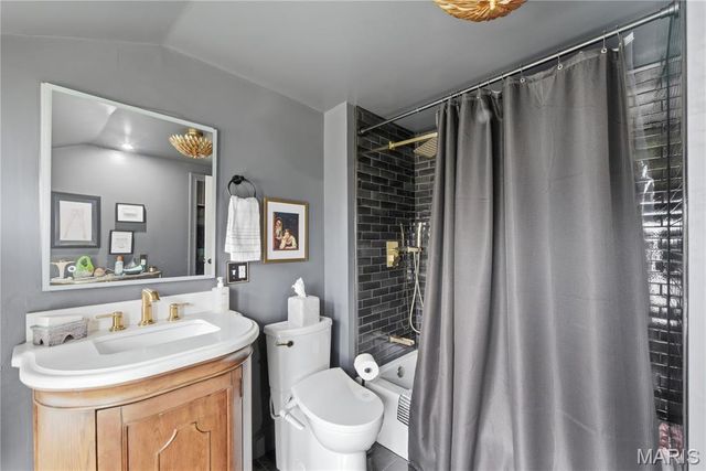 6744 Wise Avenue, St Louis, MO 63139