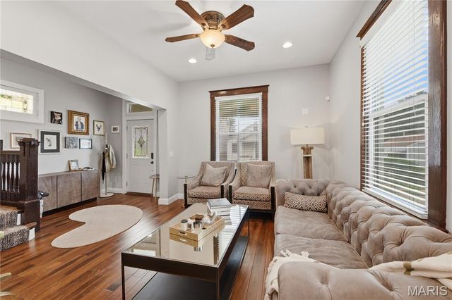 6744 Wise Avenue, St Louis, MO 63139