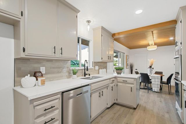 1013 Plum Ln, Davis, CA 95616